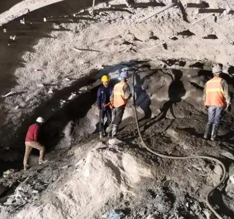 咸丰拱顶带模注浆料的施工流程及注意事项